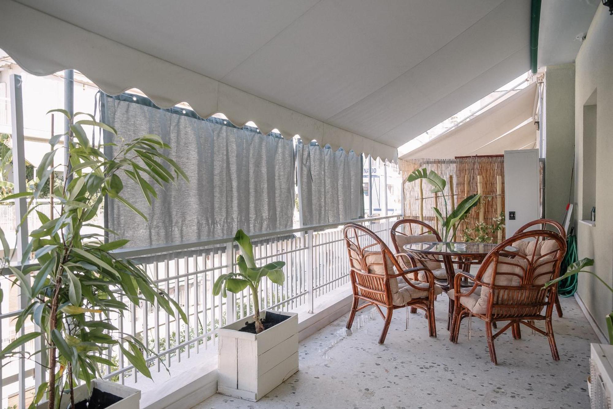 Apartment 3cs Ampelokipoi Comfy Flat Ft Patio Airport Direct Day N Night
